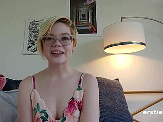 i'm pearl, masturbating with butt plug in, oh god!