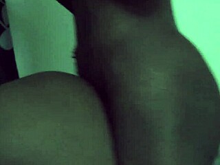 Juicy ebony amateur takes cock