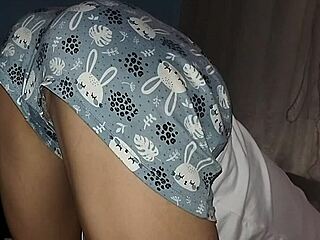 I fucked my horny stepsister who woke up wanting it 😏