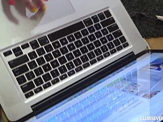 i watch live webcam model merry pie