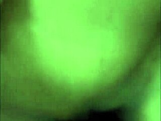 La hermosa samantha esconde a sommer en el ropero por miedo a que las encuentren culeando