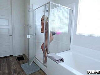 i'm nina elle relaxing in the bedroom and get surprised