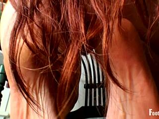 isobel points toes in hairy bush fetish