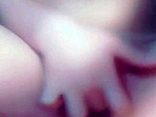 em gái cực xinh show lồn non in teen solo scene