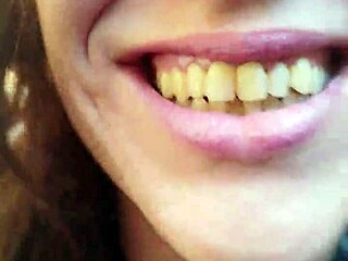 Krizia Tzunami sucks me in Pompeii streets!