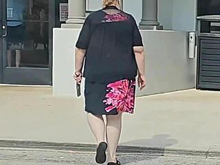 Big ass pawg milf enjoying public masturbation in car during outdoor activities