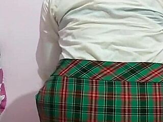 Mi Sobrina Descarada Me Manda Vídeo Masturbándose En Agradecimiento ¡Tío Que Rico La Pasó Con Tu Regalo Video Porno Casero Real!