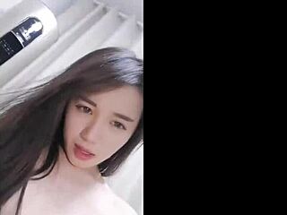 Chinese Girl Showcases Her Skills on Webcam in High Definition
