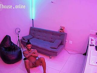 Spy on this gay live cam show
