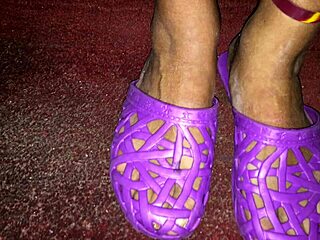 Bibishe Shows Fetish Feet In Shemale Crossdressing