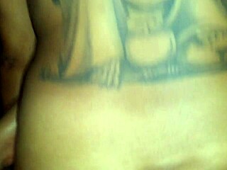 Se sienta en mi verga