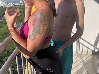 Fallándome a mi hermanastra después de hacer ejercicio - bbw