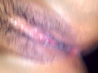 Se sienta en mi verga