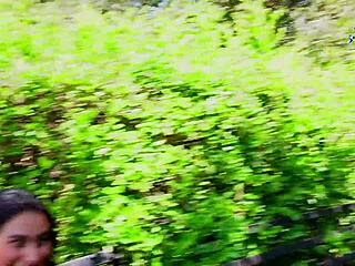 street girl agrees to fuck for money without condom