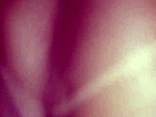 esposa fogosinha enjoying a relaxing evening at home