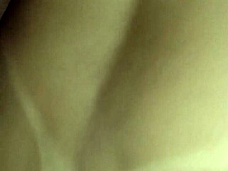 esposa fogosinha enjoying a relaxing evening at home