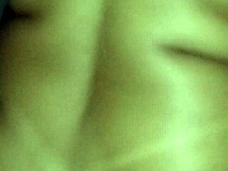 esposa fogosinha enjoying a relaxing evening at home