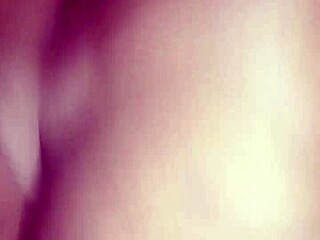 esposa fogosinha enjoying a relaxing evening at home