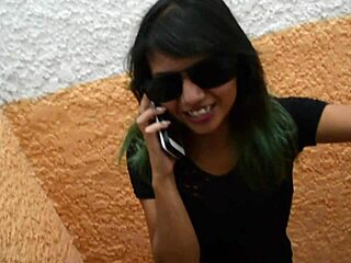 Mexican girl MAMANDO VERGA in homemade video