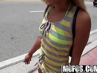 Valentina tries anal in taxi ride.