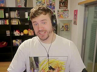 Does Ochaco Uraraka's sketchy job lead to uncensored lesbian fun?