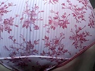 Hola, Auu Mi H, Lend Me Your Panties for My Pussy