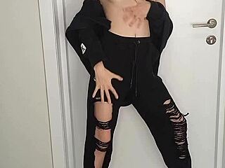 Sexy Backstage Photoshoot Reveals Tight Pussy Lips!