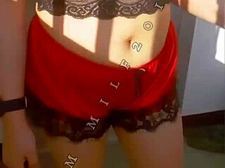 Outdoor Fingering Feels So Good