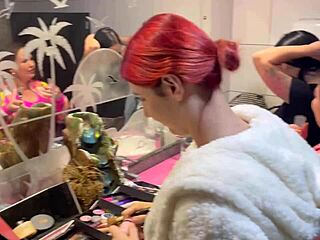 o bar com calcinhas penduradas no teto é único