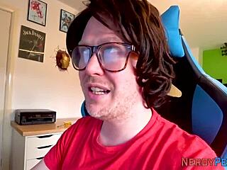 Leeds Nerd Licks Wet Cunt Hard