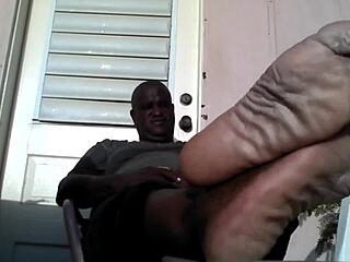 Bear Black Master Demands Slave To Worship His Big Feet