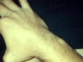 Cunhada safada continuou sentando mesmo depois de ter levado gozada na buceta?