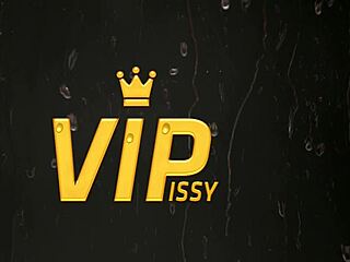 i licks this babe's pussy after she piss