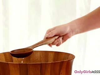 Trimmed babe queened during erotic massage