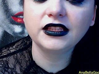 giant goddess dominates with crushing fetish power