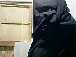 Amazing Dirty Woman Dances Naked To Indian Music Seductively