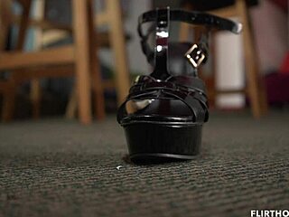 Fetiche de pies en flirt hotel nuestro favorito con colombiana sexy.