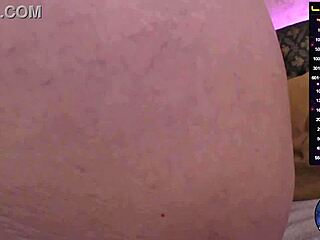 I, the webcam slut, play with my juicy swollen pussy close up