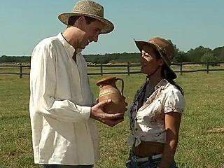 skinny mature sandra seduced to anal by worker