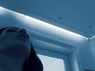 Alisha sweet strippt f�r dich und l��t sich ersatzweise ficken