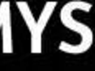 Hey girls, stepdaughters Lilith Grace and Ryder Rey learn sharing handjobs 😏