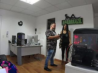 Mia Khalifa in Brazilian photo shoot: double penetration with Yara Morganna, Nego Catra, capoeira actor!