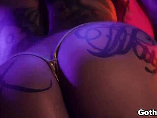 अरे, कैसे काइल ने एनल व्होर जेनेविव सिन्स की टाइट होल को रैम किया?