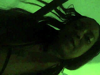 This mov shows huge ass and big tits