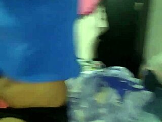 sexo real con mi hermanastra cuando entra a limpiar mi habitaci�n