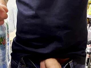 Hey dude, let’s finish with a cumshot in this supermarket!