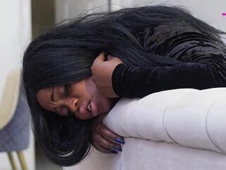 Watch how to bang a sexy lady with big ass in doggystyle threesome making her squirt and scream