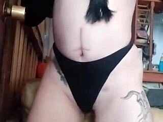 Carzuva dances sexy for you all