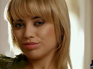 Perfect Blonde Margo Dumas Shows Big Round Ass!