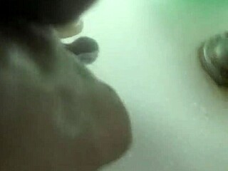 Pajeandome con mi consolador en la ducha assfucking anal sex gay